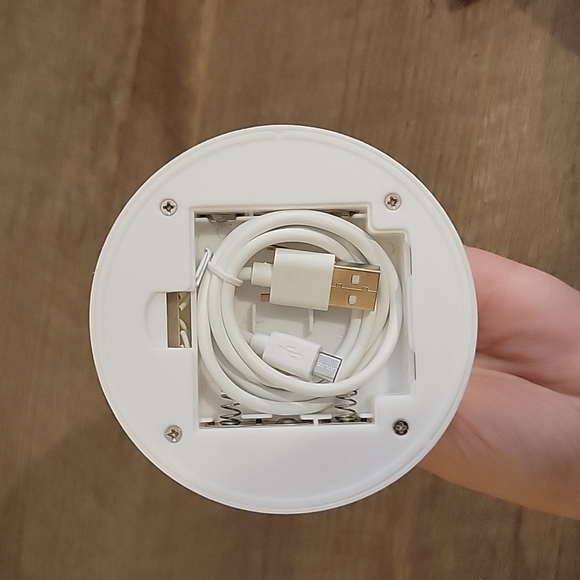 Decorative Light-up Pineapple - Picture 2 of 2